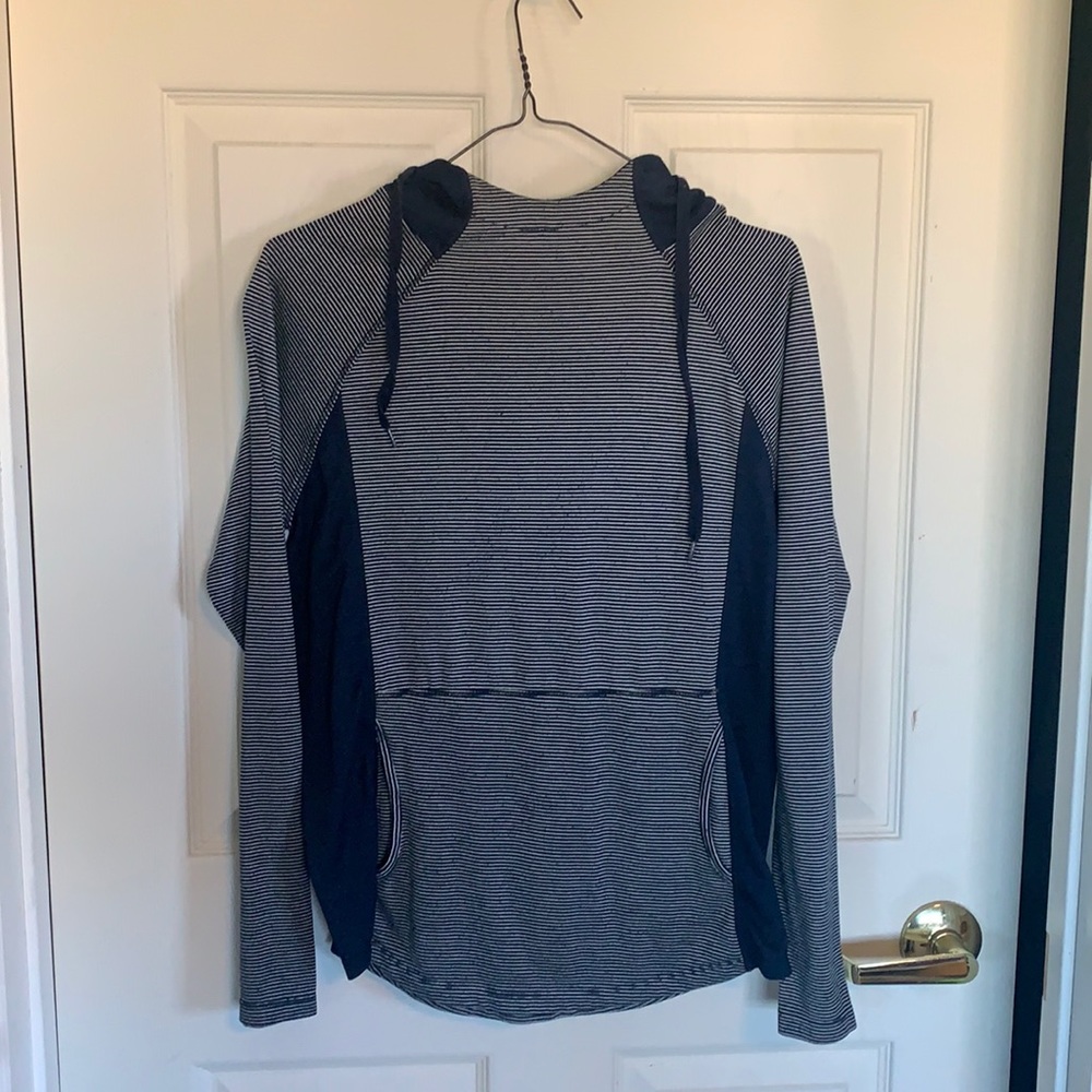 Ladies medium hooded lightweight sweater